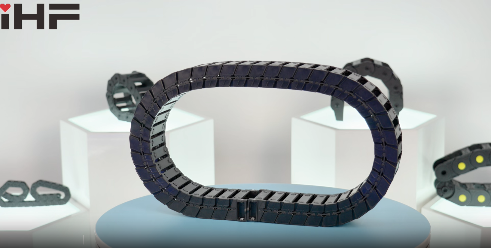 ความยืดหยุ่นทางวิศวกรรม: ตัวนำสายเคเบิลแบบกำหนดเองสำหรับความท้าทายด้านการผลิตสมัยใหม่